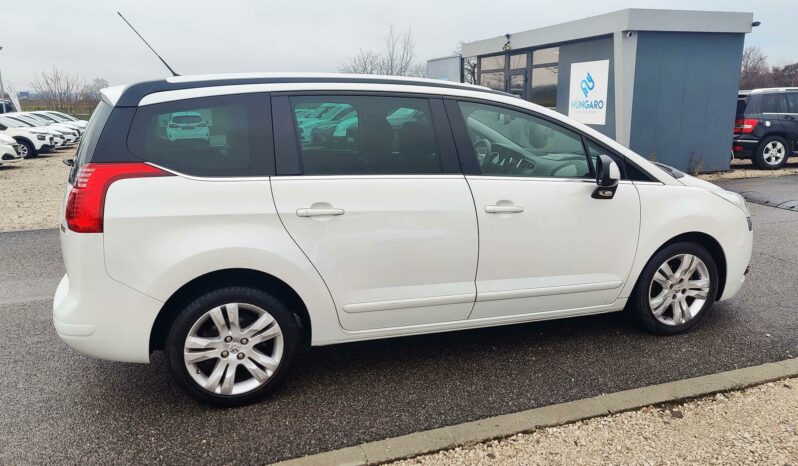 PEUGEOT 5008 1.6 HDi Allure (7 személyes ) Navigáció Panoráma tető Tempomat PDC Head-Up Display /Vásárolja meg online!/ full