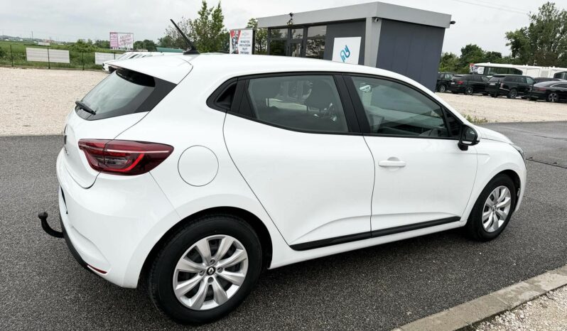 RENAULT CLIO Új modell Navi LED fényszóró Vonóhorog Tempomat Sérülésmentes. 3%THM 12hó garanc full