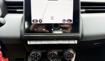 RENAULT CLIO Új modell Navi LED fényszóró Vonóhorog Tempomat Sérülésmentes. 3%THM 12hó garanc full