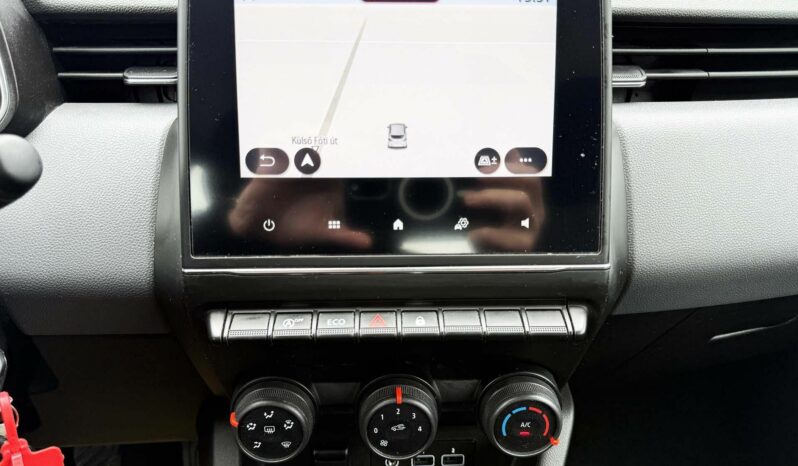 RENAULT CLIO Új modell Navi LED fényszóró Vonóhorog Tempomat Sérülésmentes. 3%THM 12hó garanc full