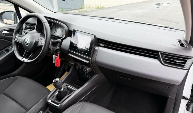 RENAULT CLIO Új modell Navi LED fényszóró Vonóhorog Tempomat Sérülésmentes. 3%THM 12hó garanc full