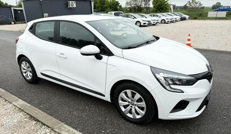 RENAULT CLIO Új modell Navi LED fényszóró Vonóhorog Tempomat Sérülésmentes. 3%THM 12hó garanc full