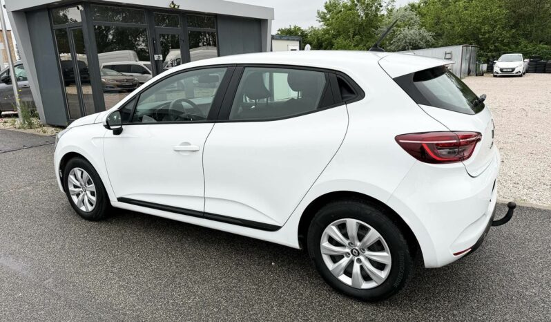 RENAULT CLIO Új modell Navi LED fényszóró Vonóhorog Tempomat Sérülésmentes. 3%THM 12hó garanc full