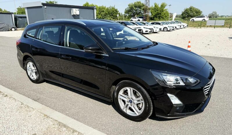 FORD FOCUS SW 5személyes TGK (N1) Navi Kamera LED 3%THM 12hó garancia /Azonnal elvihető/ full