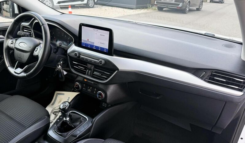FORD FOCUS SW 5személyes TGK (N1) Navi Kamera LED 3%THM 12hó garancia /Azonnal elvihető/ full