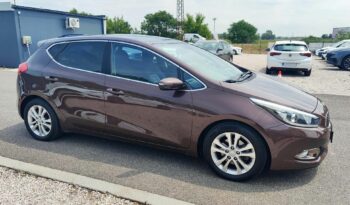 KIA CEE’D 1.6 CRDI EX Active Navigáció Digitklíma Panoráma tető LED/Vásárolja meg online/ full
