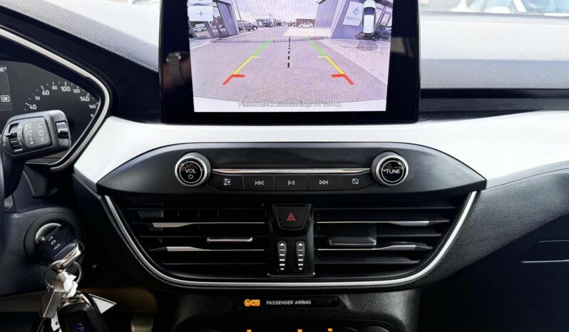 FORD FOCUS SW 5személyes TGK (N1) Navi Kamera LED 3%THM 12hó garancia /Azonnal elvihető/ full