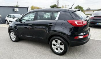 KIA SPORTAGE 1.7 CRDi EX Prémium Navigáció Tempomat PDC Digitklíma Vezetett szervízkönyv full