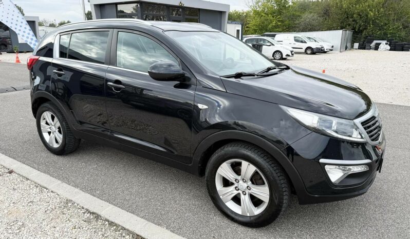 KIA SPORTAGE 1.7 CRDi EX Prémium Navigáció Tempomat PDC Digitklíma Vezetett szervízkönyv full