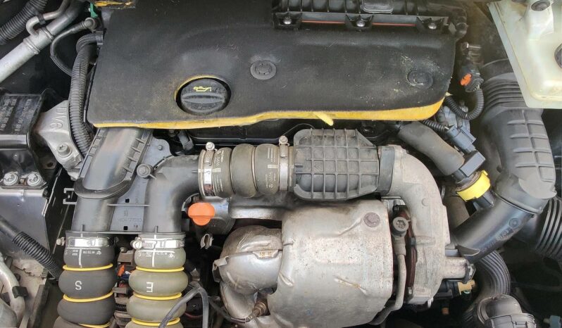 PEUGEOT 5008 1.6 BlueHDi Style Style+ Navigáció Tempomat Panorámatető Végig szervizelt /Azonnal átvehető/ full