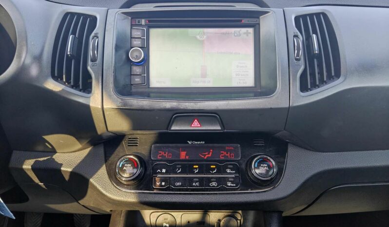 KIA SPORTAGE 2.0 CRDi LX Exclusive Navigáció Kamera Digitklíma Vonóhorog Panorámatető /Vásárolja meg online!/ full