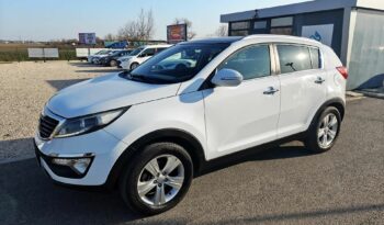 KIA SPORTAGE 2.0 CRDi LX Exclusive Navigáció Kamera Digitklíma Vonóhorog Panorámatető /Vásárolja meg online!/