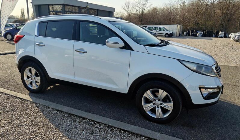 KIA SPORTAGE 2.0 CRDi LX Exclusive Navigáció Kamera Digitklíma Vonóhorog Panorámatető /Vásárolja meg online!/ full