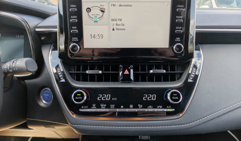 TOYOTA COROLLA Touring Sports 2.0 Hybrid Executive e-CVT Team Deutschland 36e KM Navi Led Kamera Ülésfűtés Kormányfűtés /Azonnal elvihető full