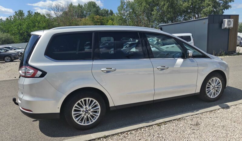 FORD GALAXY 2.0 EcoBlue SCR Titanium 7személyes Navigáció Digitklíma LED Ülésfűtés Vonóhorog Végig szervizelt full