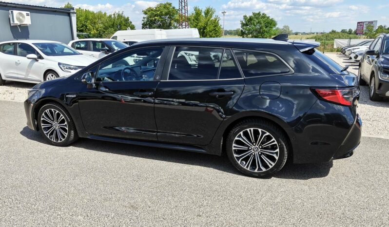 TOYOTA COROLLA Touring Sports 2.0 Hybrid Executive e-CVT Team Deutschland 36e KM Navi Led Kamera Ülésfűtés Kormányfűtés /Azonnal elvihető full